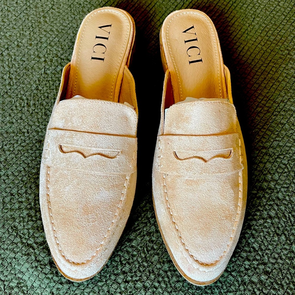 Vici Collection Tan Oxford Mule Slip-ons - Size 9